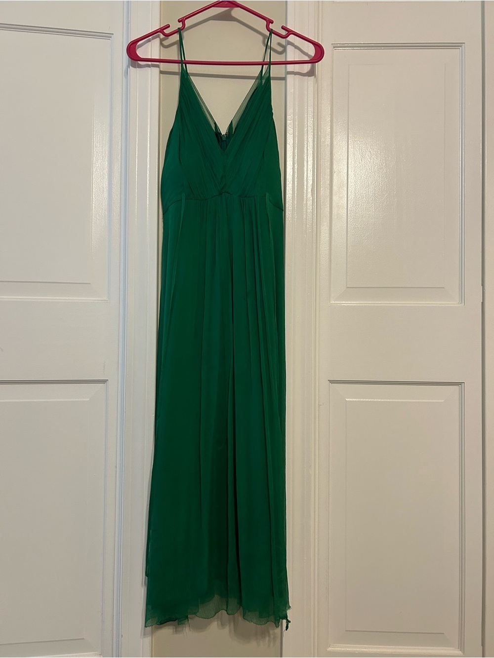 Elegant Green Spaghetti-Strap Maxi Dress